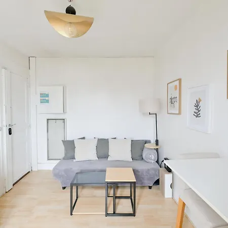 Cosy And Quiet Paris Apartment *